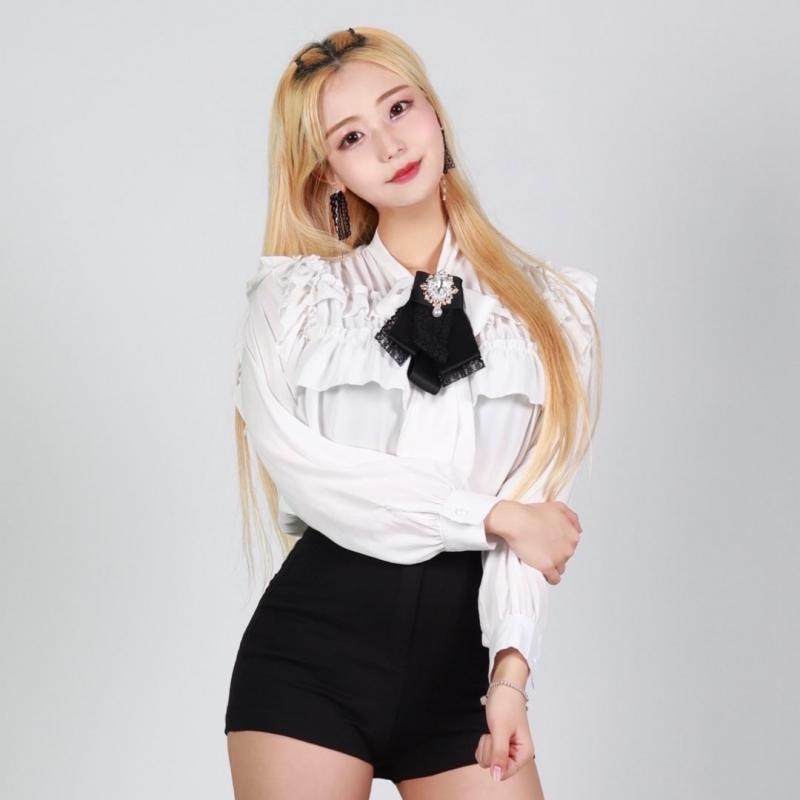 Eunbi (SOLIA Member) Age, Bio, Wiki, Facts & More - Kpop Members Bio