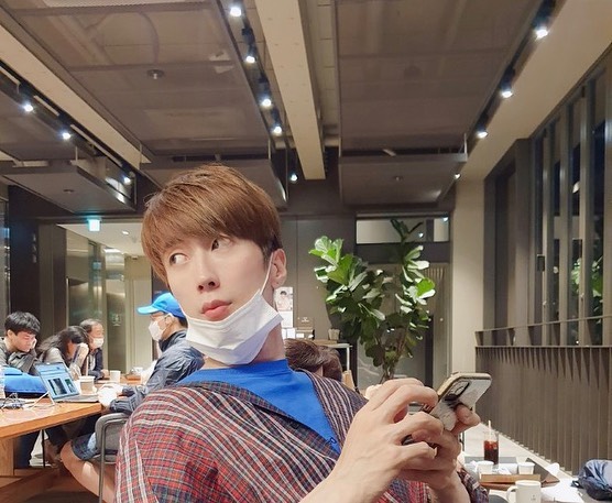Lee Jaewon (Singer) Age, Bio, Wiki, Facts & More - Kpop Members Bio