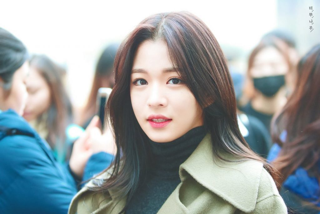 Chaeyoung (fromis_9 Member) Bio, Wiki, Age, Facts & More - Kpop Members Bio